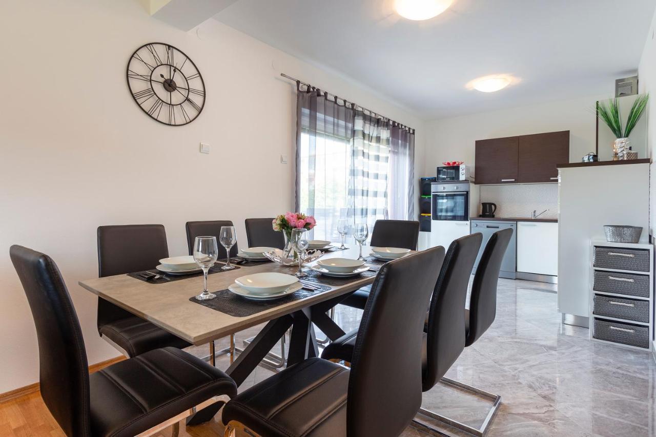 Apartmani Karoca 3 プーラ エクステリア 写真