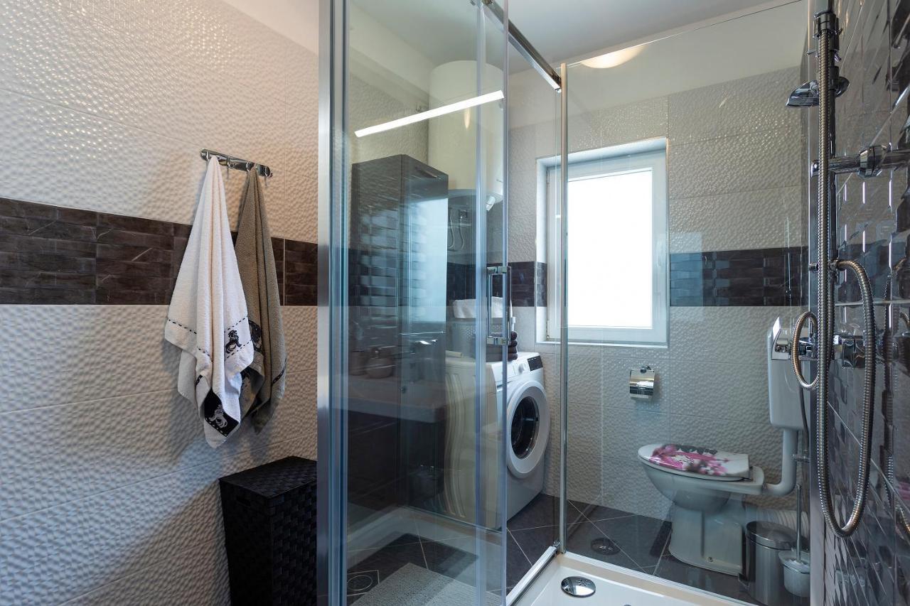 Apartmani Karoca 3 プーラ エクステリア 写真