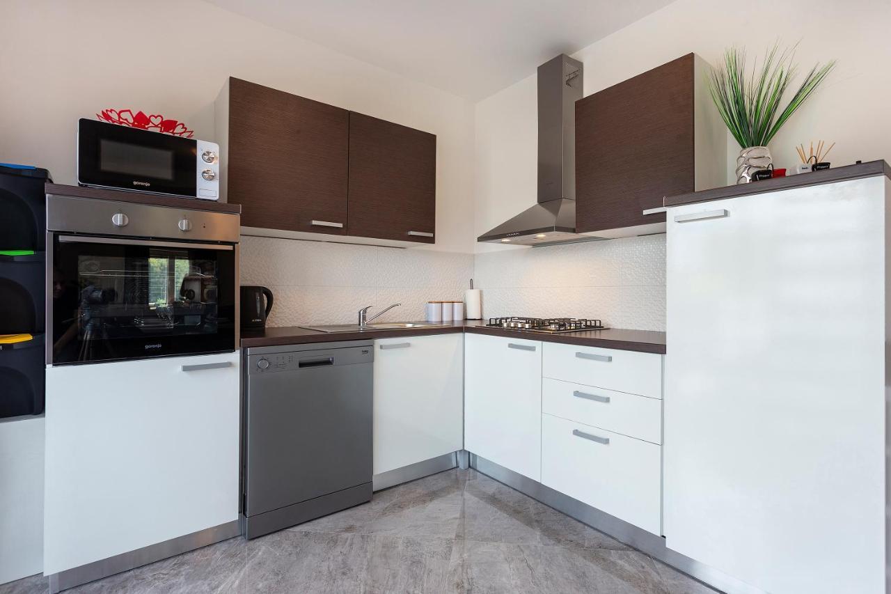 Apartmani Karoca 3 プーラ エクステリア 写真