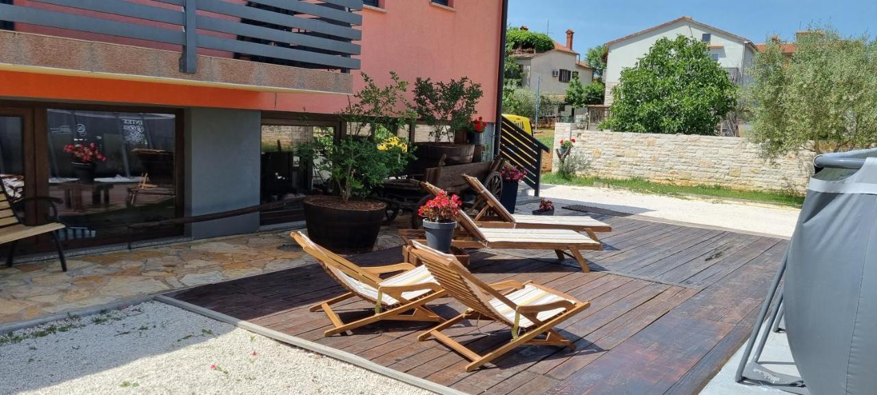 Apartmani Karoca 3 プーラ エクステリア 写真