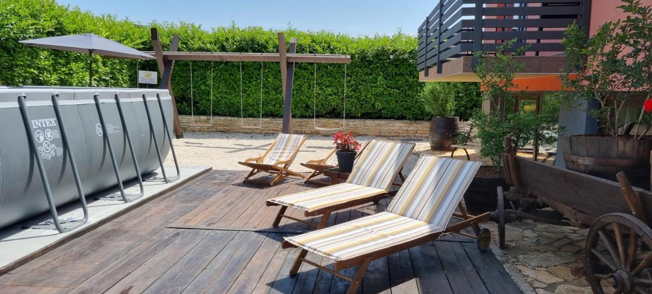 Apartmani Karoca 3 プーラ エクステリア 写真