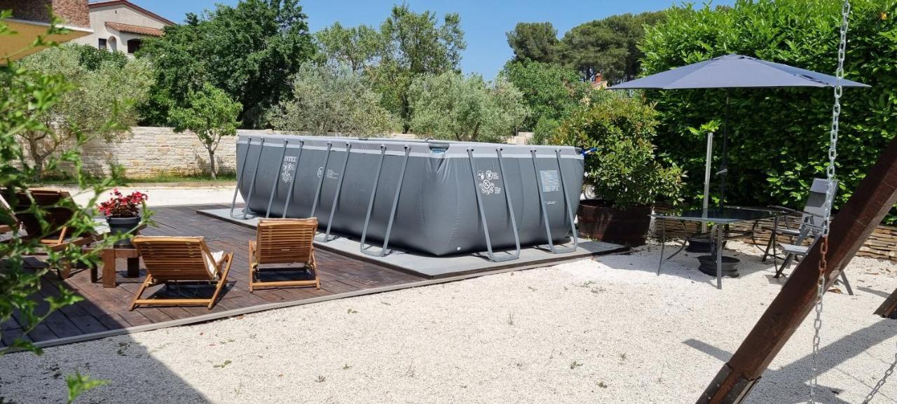 Apartmani Karoca 3 プーラ エクステリア 写真