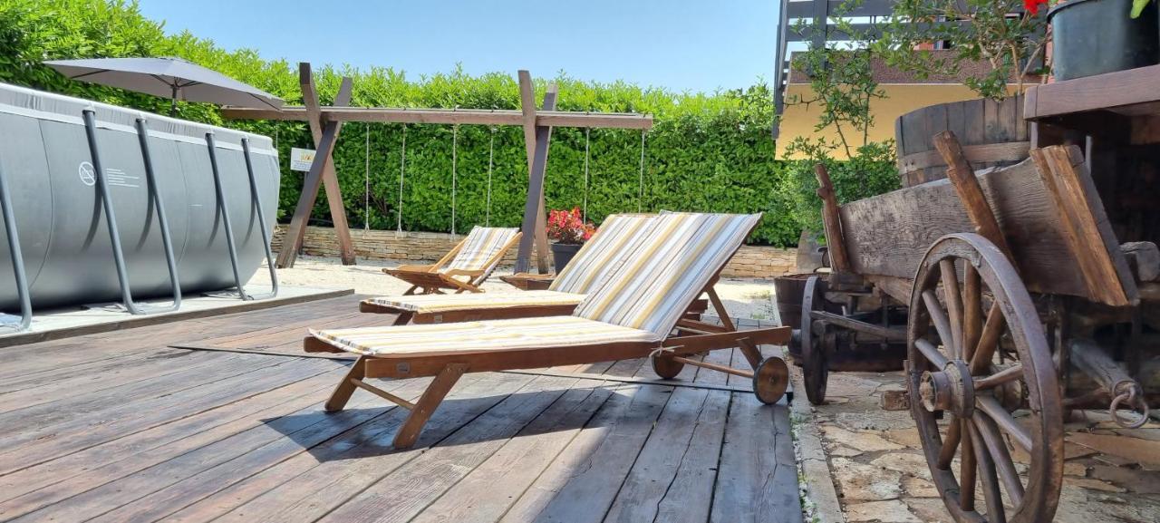 Apartmani Karoca 3 プーラ エクステリア 写真